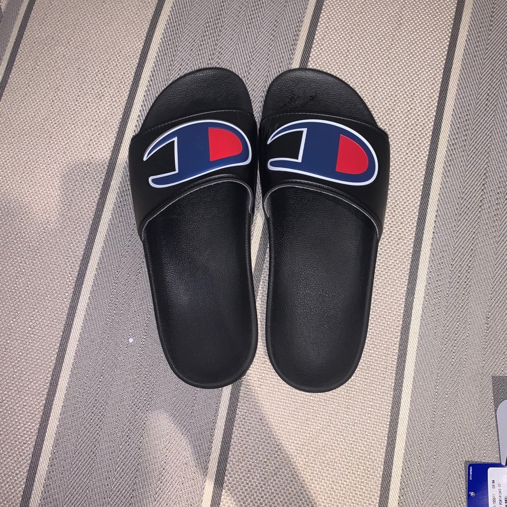 Men’s champion slides size 8